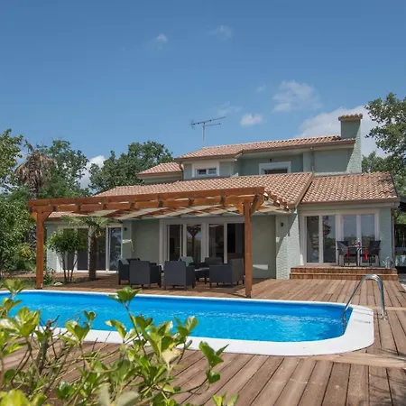 Fuer 10 Personen Und 2 In Juricani, Istrien Istrische Riviera * Cepljani